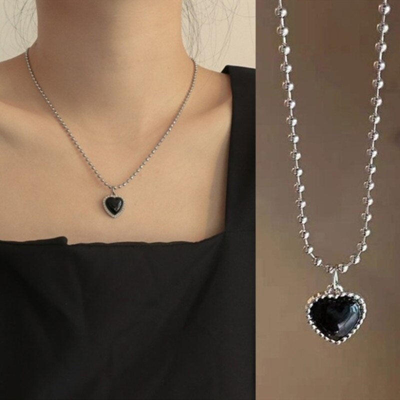 Black heart necklace