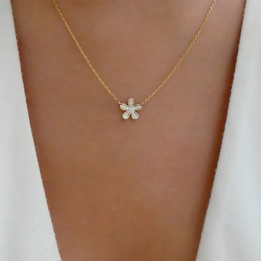 Flower zircon necklace